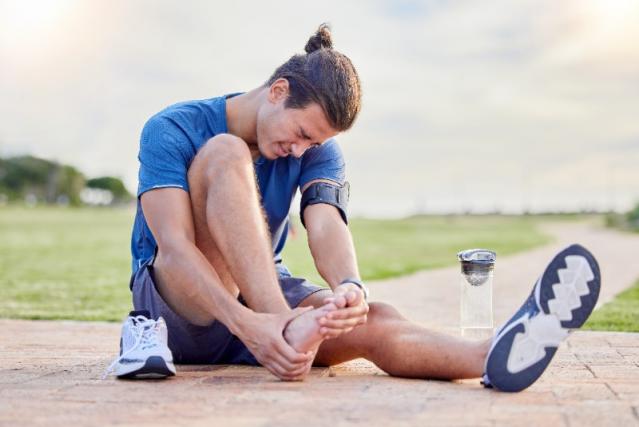 sportif blessé au pied